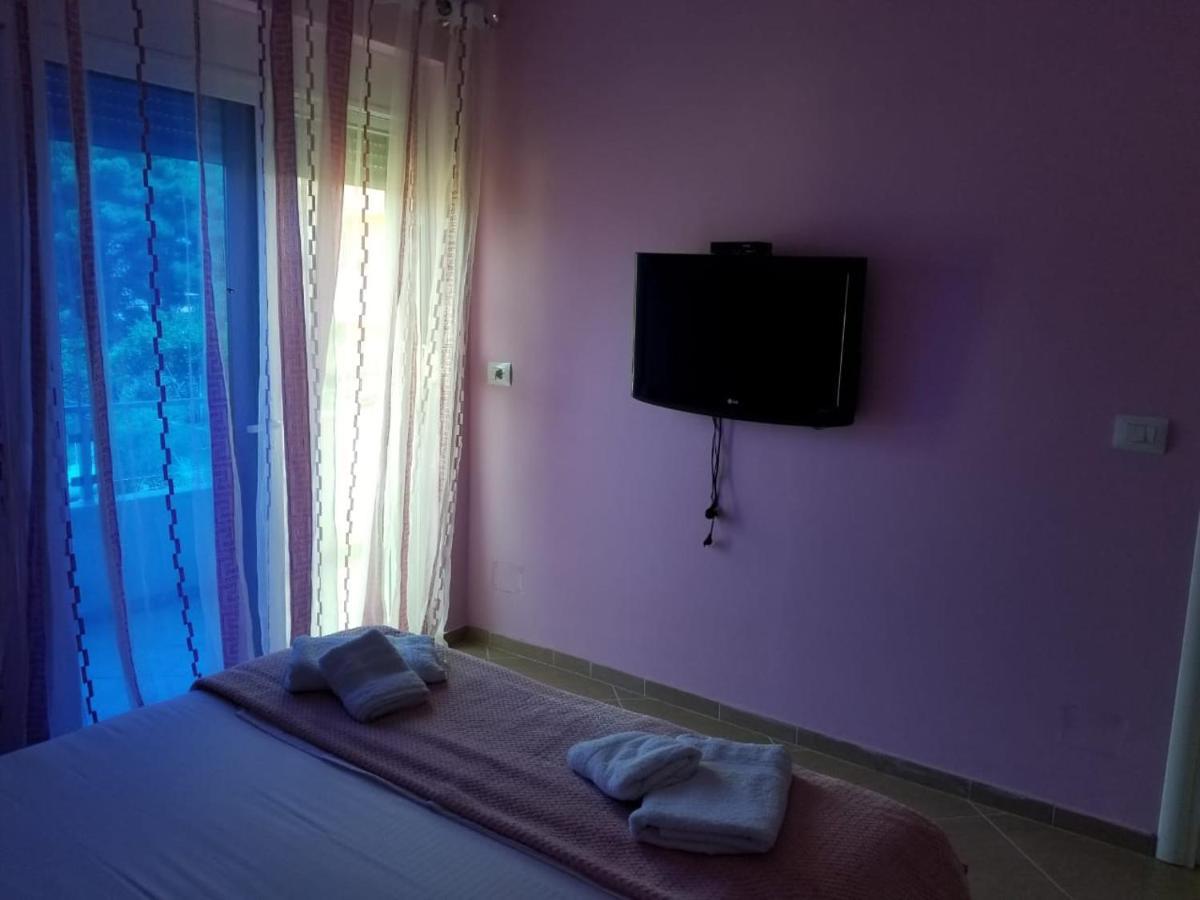 Brothers Lr Sarandë Exterior foto